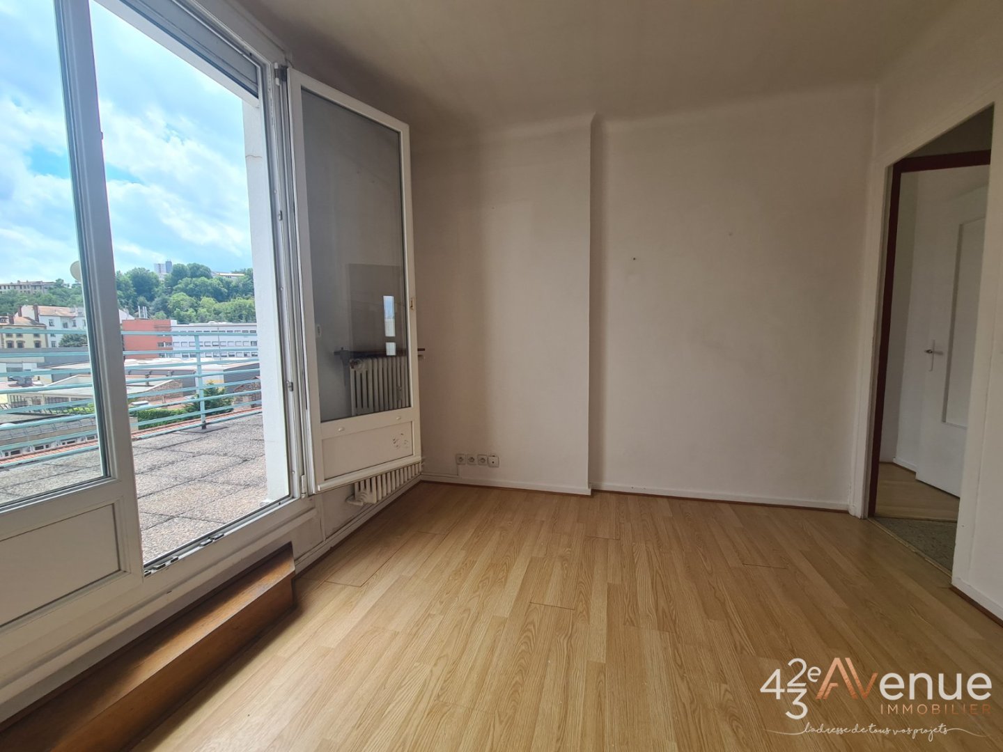APPARTEMENT T2 - ST ETIENNE FACULTE   CENTRE DEUX - 35.79 m2 - VENDU