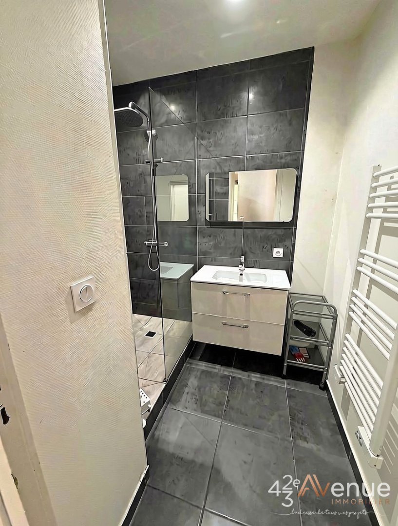 APPARTEMENT T2 A VENDRE - ST ETIENNE FACULTE   CENTRE DEUX - 47.74 m2 - 80 000 &euro;