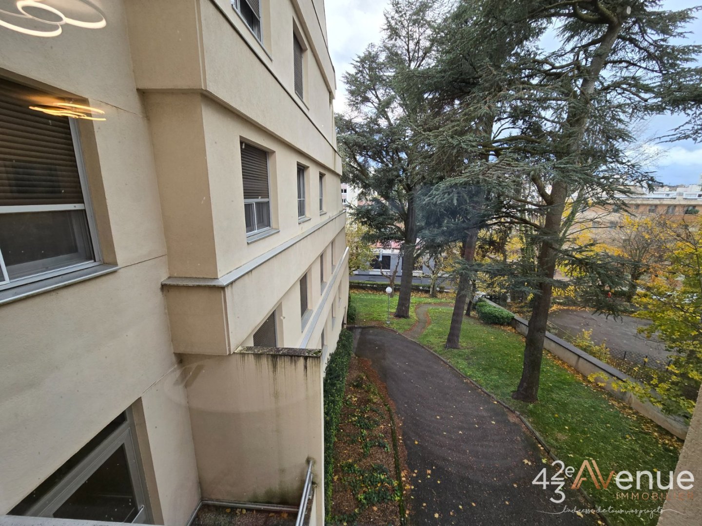 APPARTEMENT T2 A VENDRE - ST ETIENNE FAURIEL - 56.38 m2 - 96000€