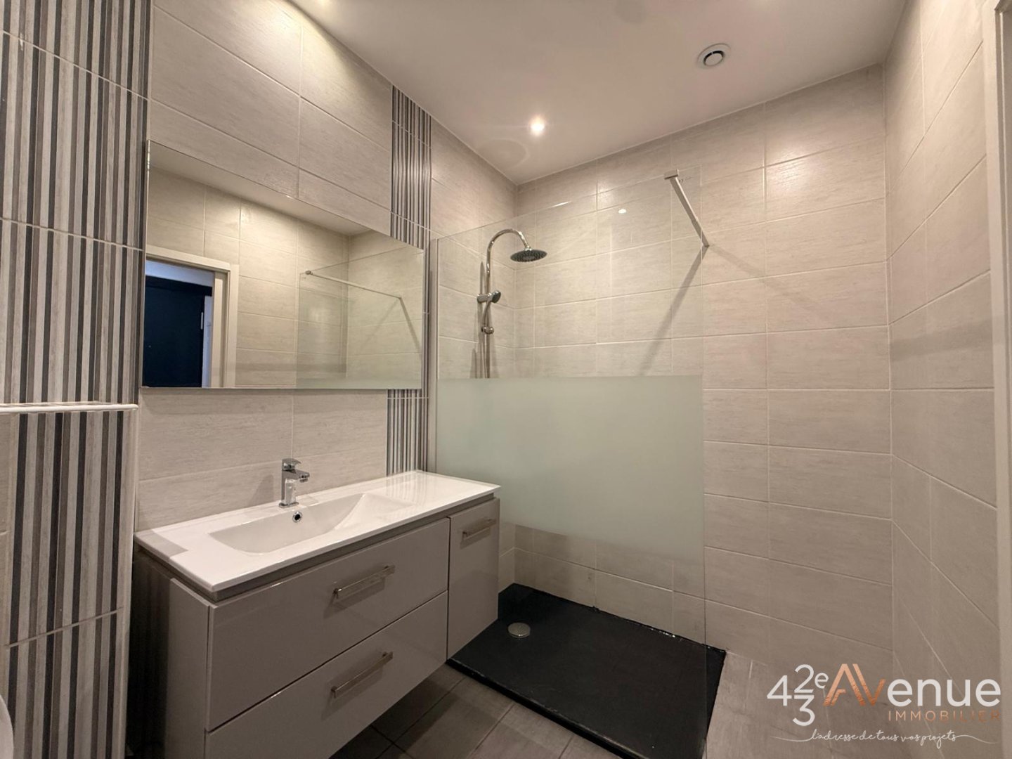 APPARTEMENT T2 A VENDRE - ST ETIENNE FAURIEL - 52.85 m2 - 86 000 &euro;