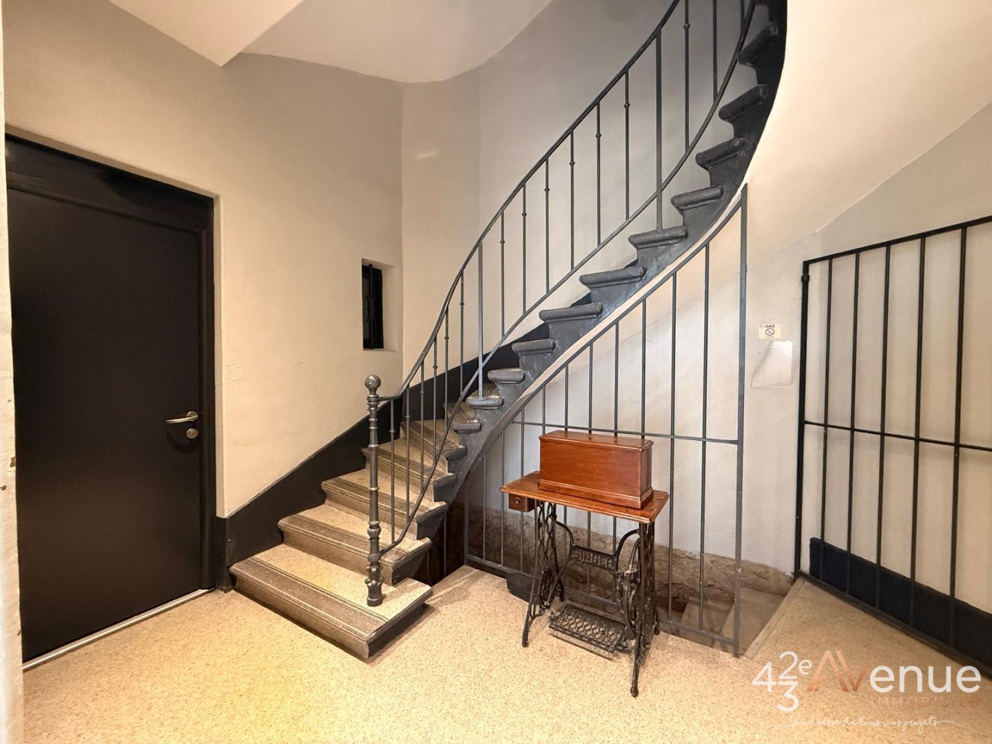 APPARTEMENT T2 A VENDRE - ST ETIENNE FAURIEL - 52.85 m2 - 86 000 &euro;