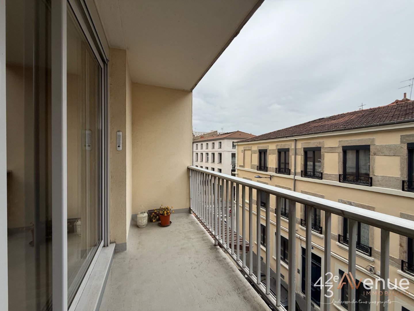 Appartement T2 parfait état balcon et garage A VENDRE - ST ETIENNE JACQUARD - 52 m2 - 117 000 &euro;