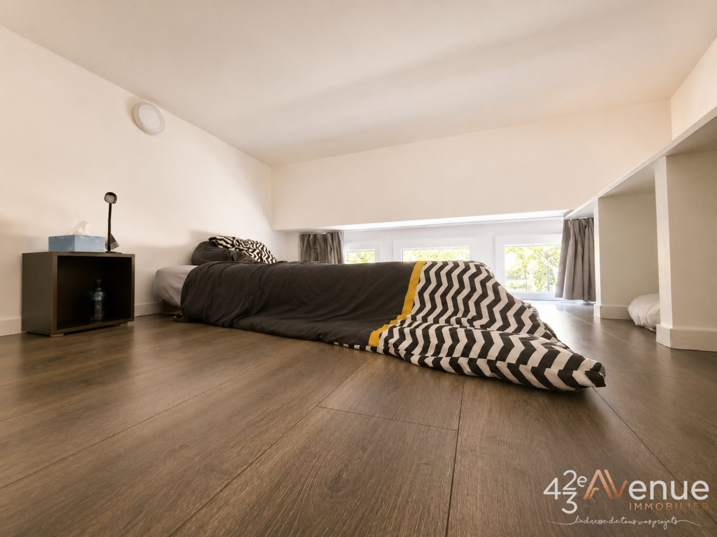 Appartement rénové avec mezzanine et garage A VENDRE - ST ETIENNE LA METARE - 43.95 m2 - 90 000 &euro;