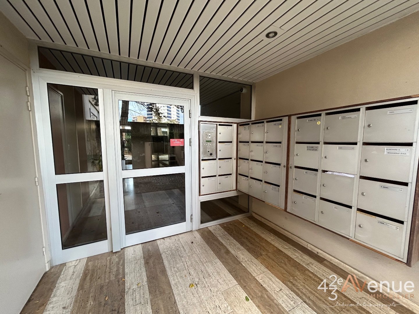 APPARTEMENT T2 A VENDRE - ST ETIENNE MONTAUD - 48.34 m2 - 85000€