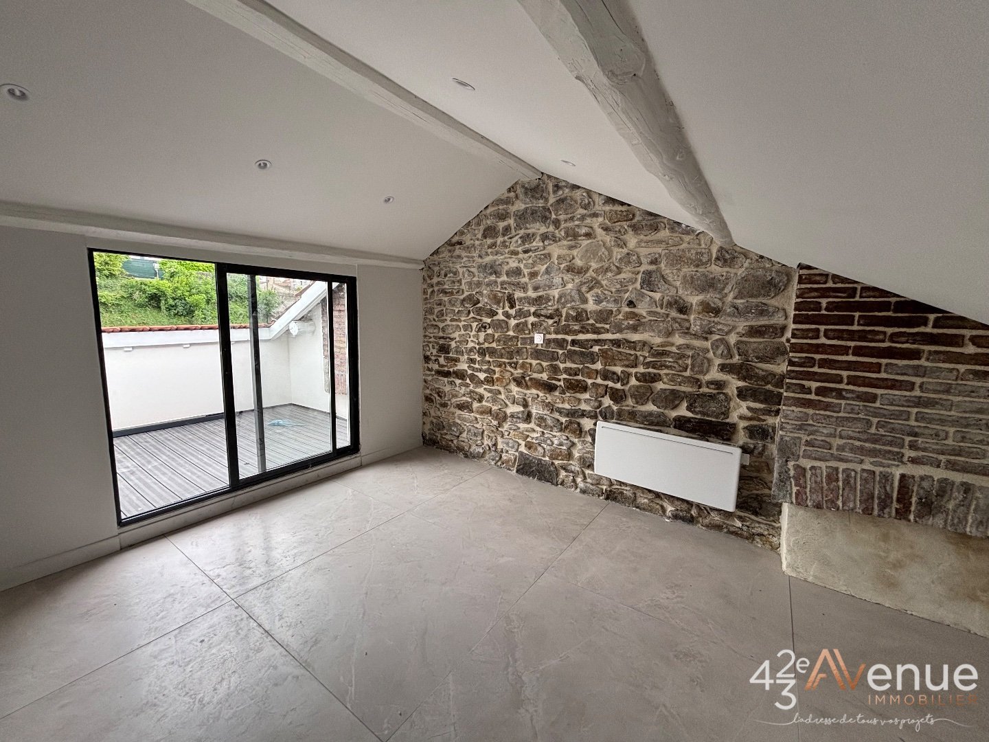 APPARTEMENT T2 A VENDRE - ST ETIENNE MONTHIEU - 60 m2 - 115000€