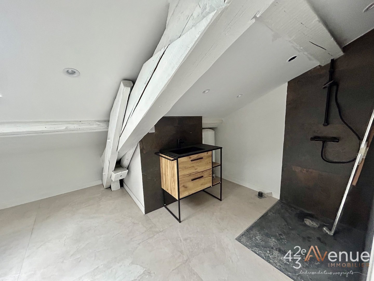 APPARTEMENT T2 A VENDRE - ST ETIENNE MONTHIEU - 60 m2 - 95000€