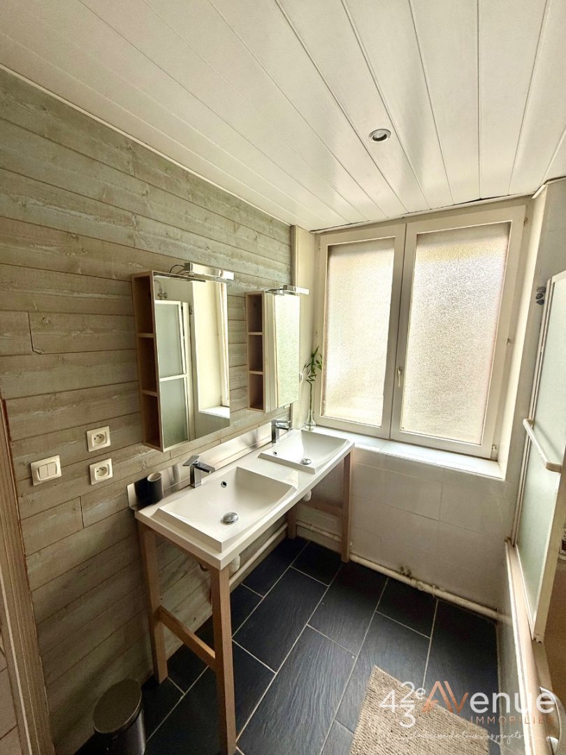 F2 idéal investisseur ou 1er achat A VENDRE - ST ETIENNE valbenoite/Trefilerie - 70.52 m2 - 85 000 €