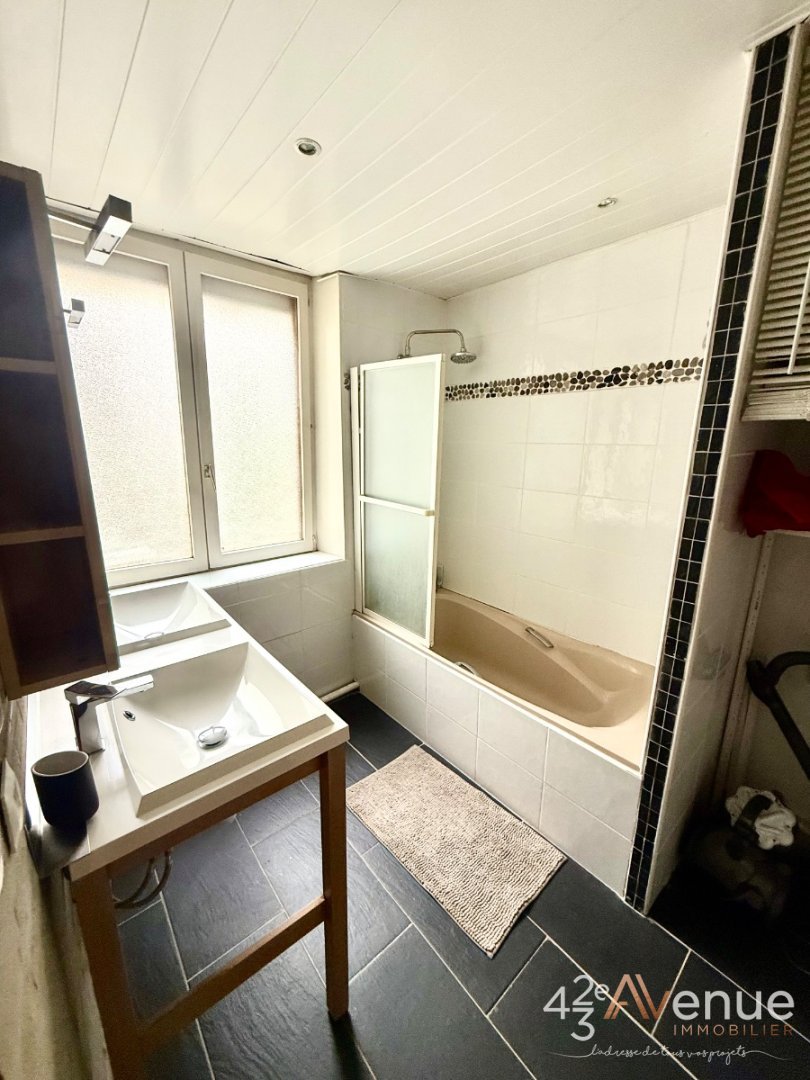 F2 idéal investisseur ou 1er achat A VENDRE - ST ETIENNE valbenoite/Trefilerie - 70.52 m2 - 85 000 €