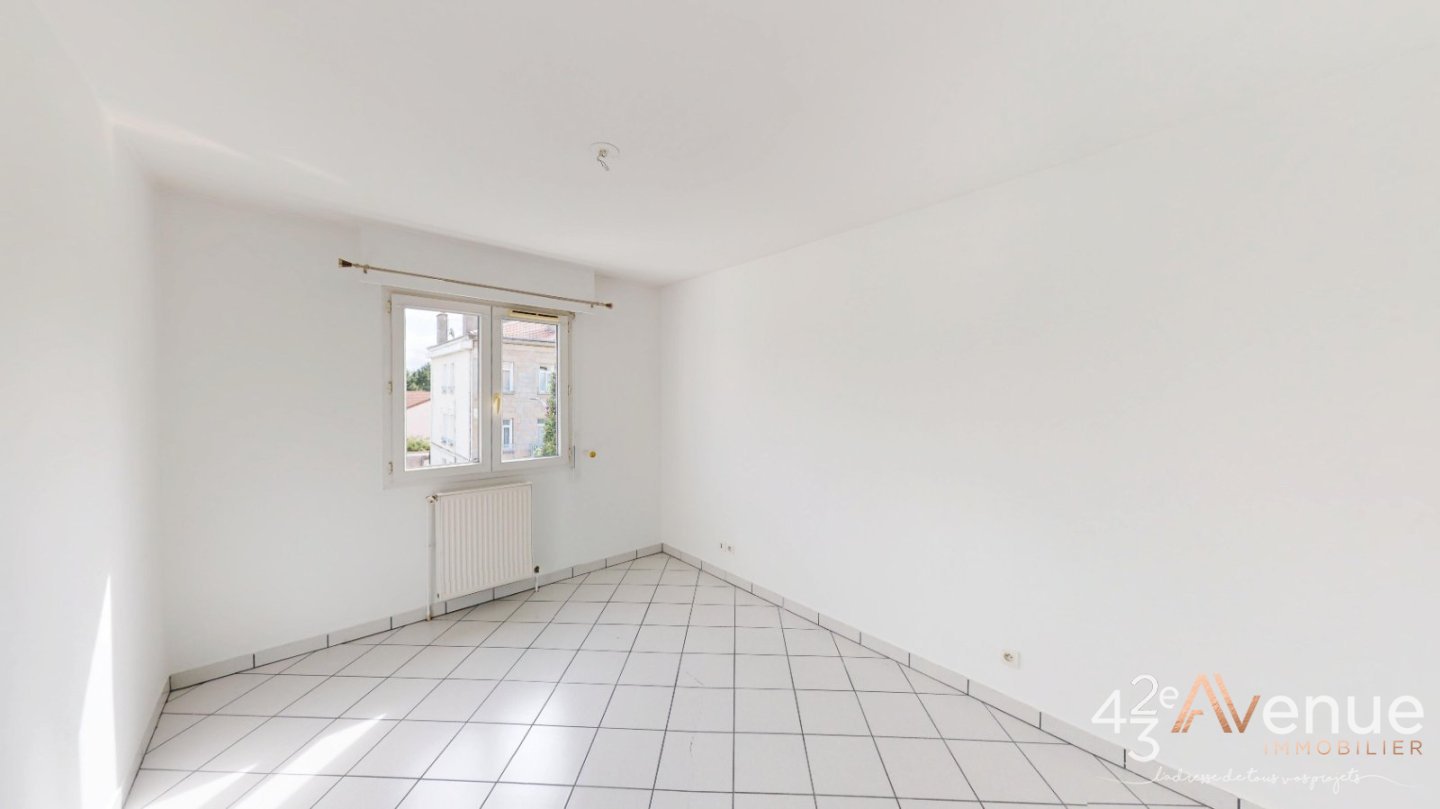 APPARTEMENT T2 - ST GENEST LERPT - 63.43 m2 - VENDU