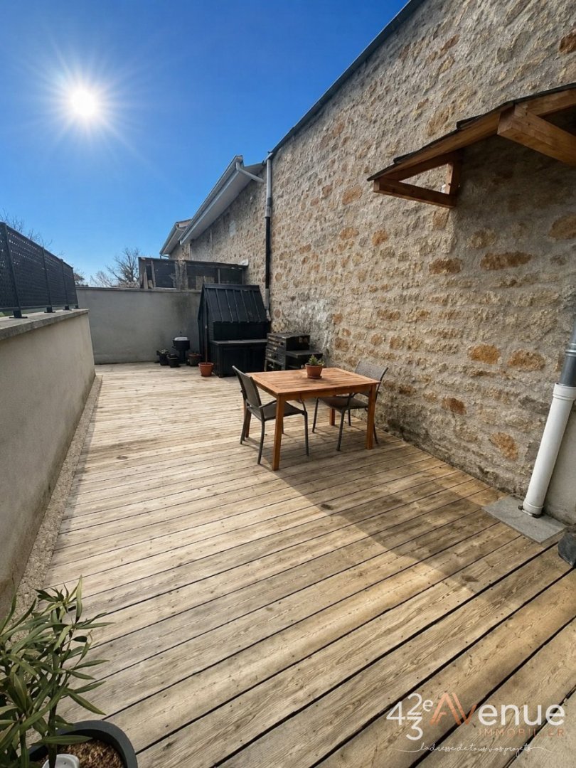 APPARTEMENT T2 A VENDRE - ST GENEST LERPT - 46 m2 - 129 000 &euro;