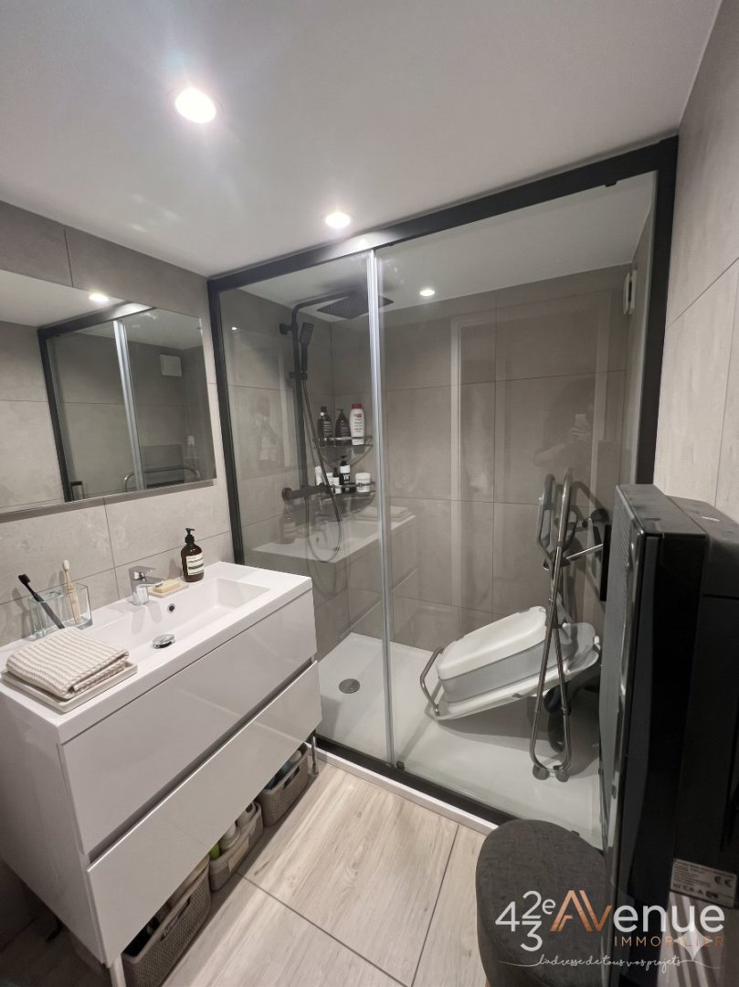 APPARTEMENT T2 A VENDRE - ST GENEST LERPT - 46 m2 - 129 000 &euro;