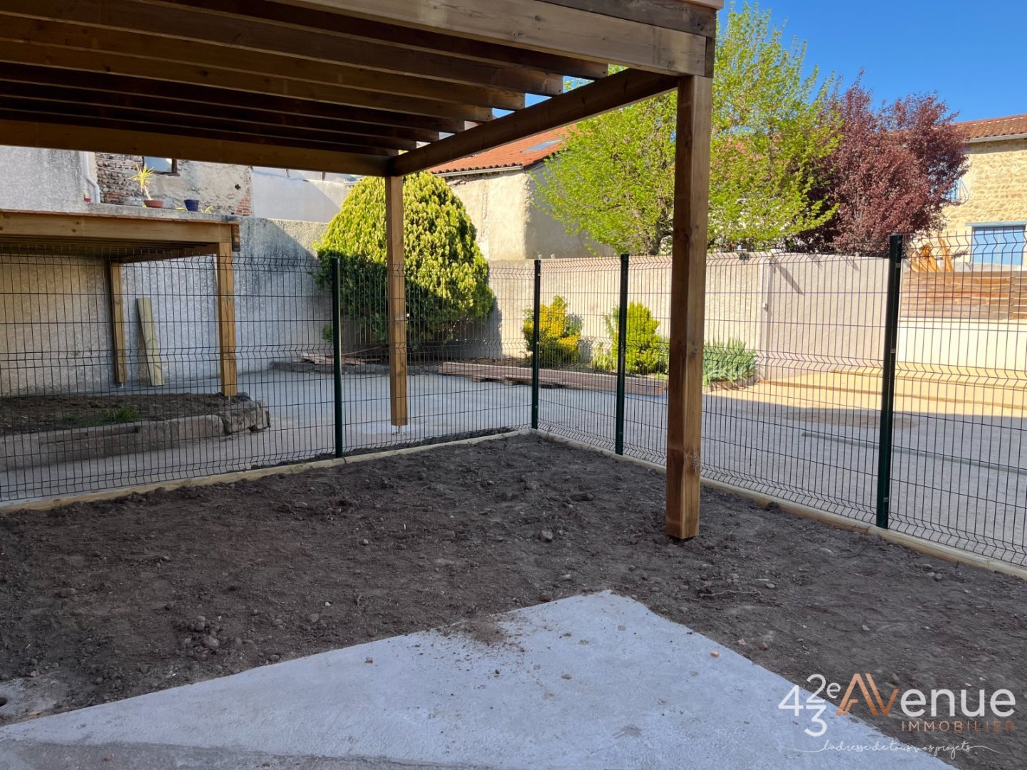 APPARTEMENT T2 LOT N°3 JARDIN PARKING CAVE A VENDRE - ST JUST ST RAMBERT - 87 m2 - 169 000 &euro;