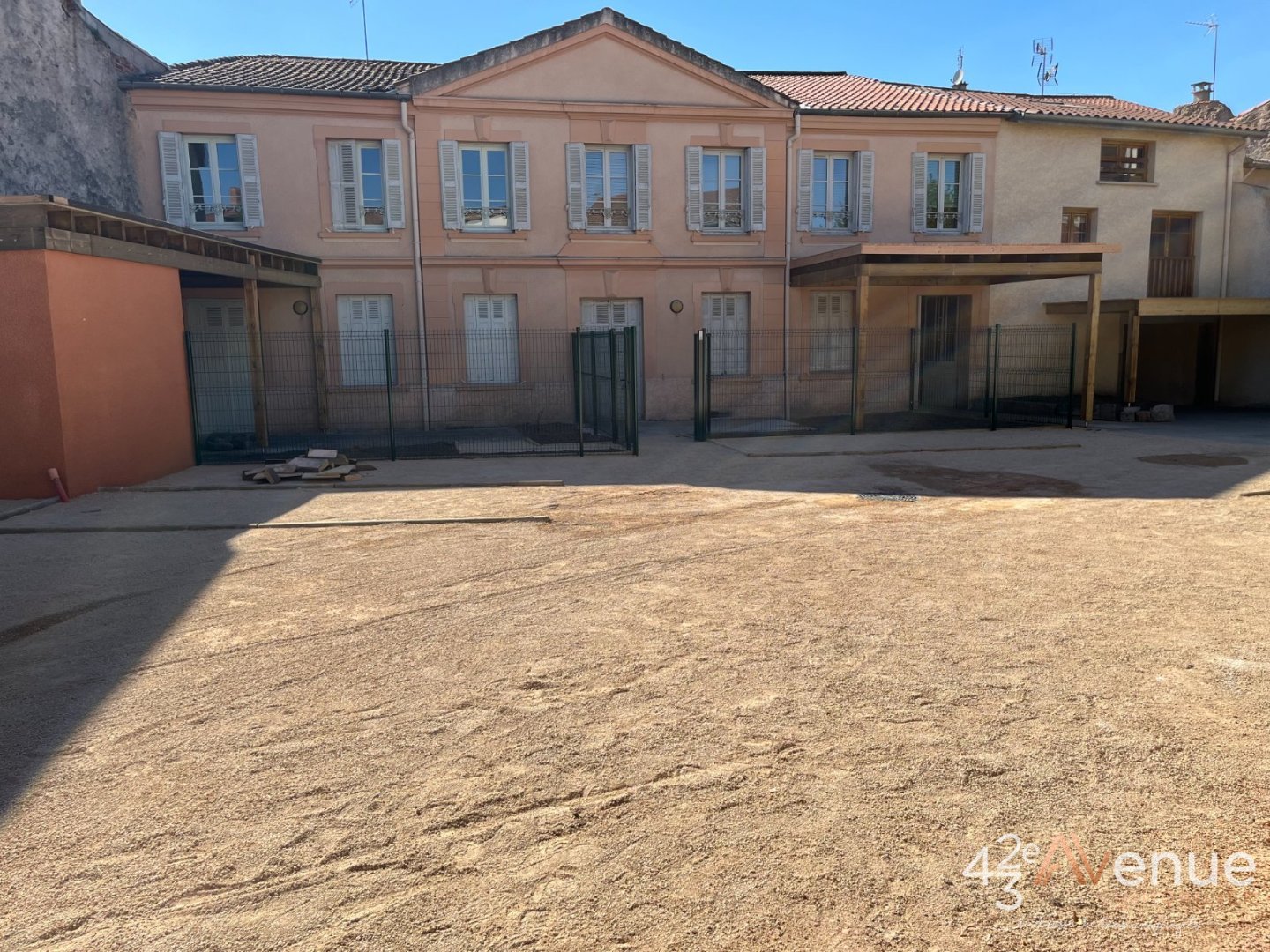 APPARTEMENT T3 LOT N4 TERRASSE 2 PARKING CAVE A VENDRE - ST JUST ST RAMBERT - 85 m2 - 179 000 &euro;