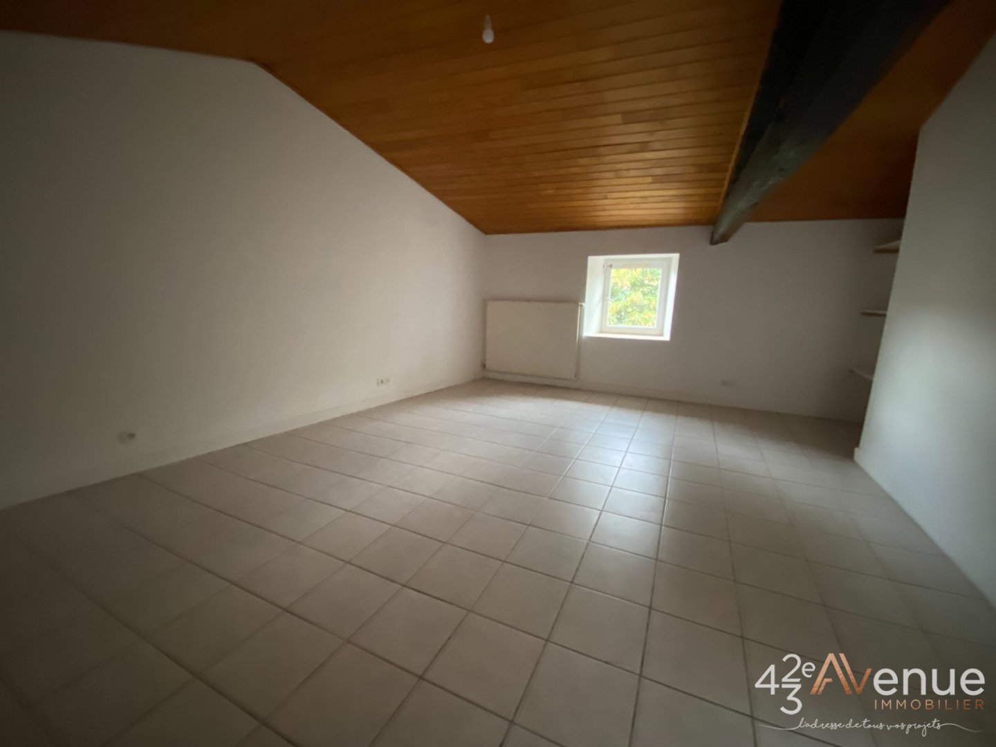 APPARTEMENT T4 LOT N6 A VENDRE - ST JUST ST RAMBERT - 132 m2 - 239000€