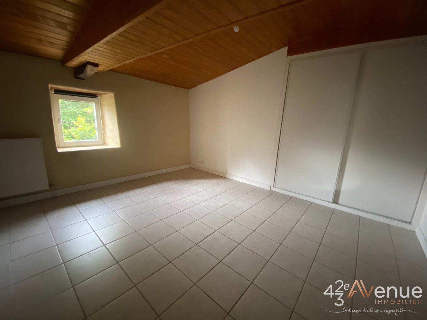 APPARTEMENT T4 LOT N6 A VENDRE - ST JUST ST RAMBERT - 132 m2 - 239000€