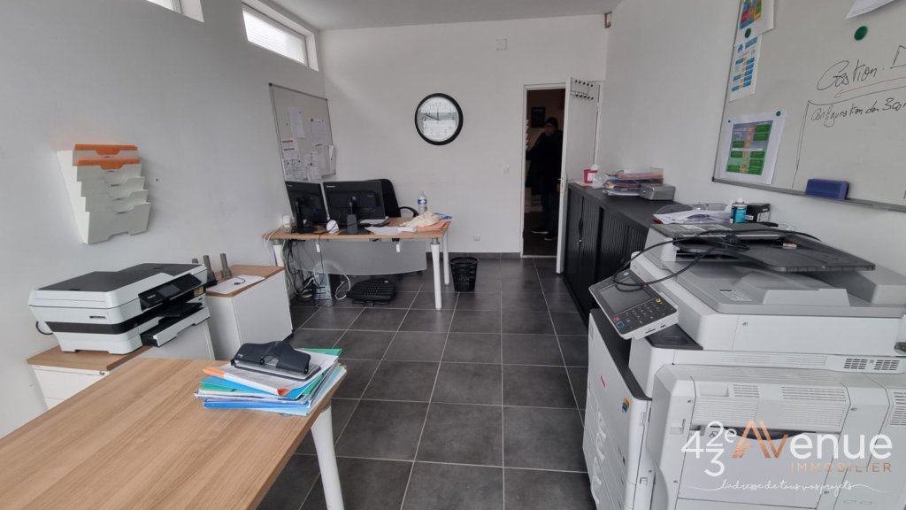 APPARTEMENT T2 A VENDRE - ST PRIEST EN JAREZ - 38 m2 - 75500€