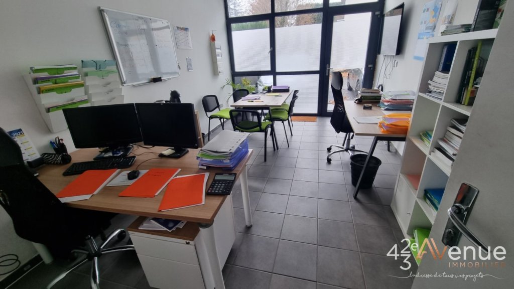 APPARTEMENT T2 - ST PRIEST EN JAREZ - 38 m2 - 75500€