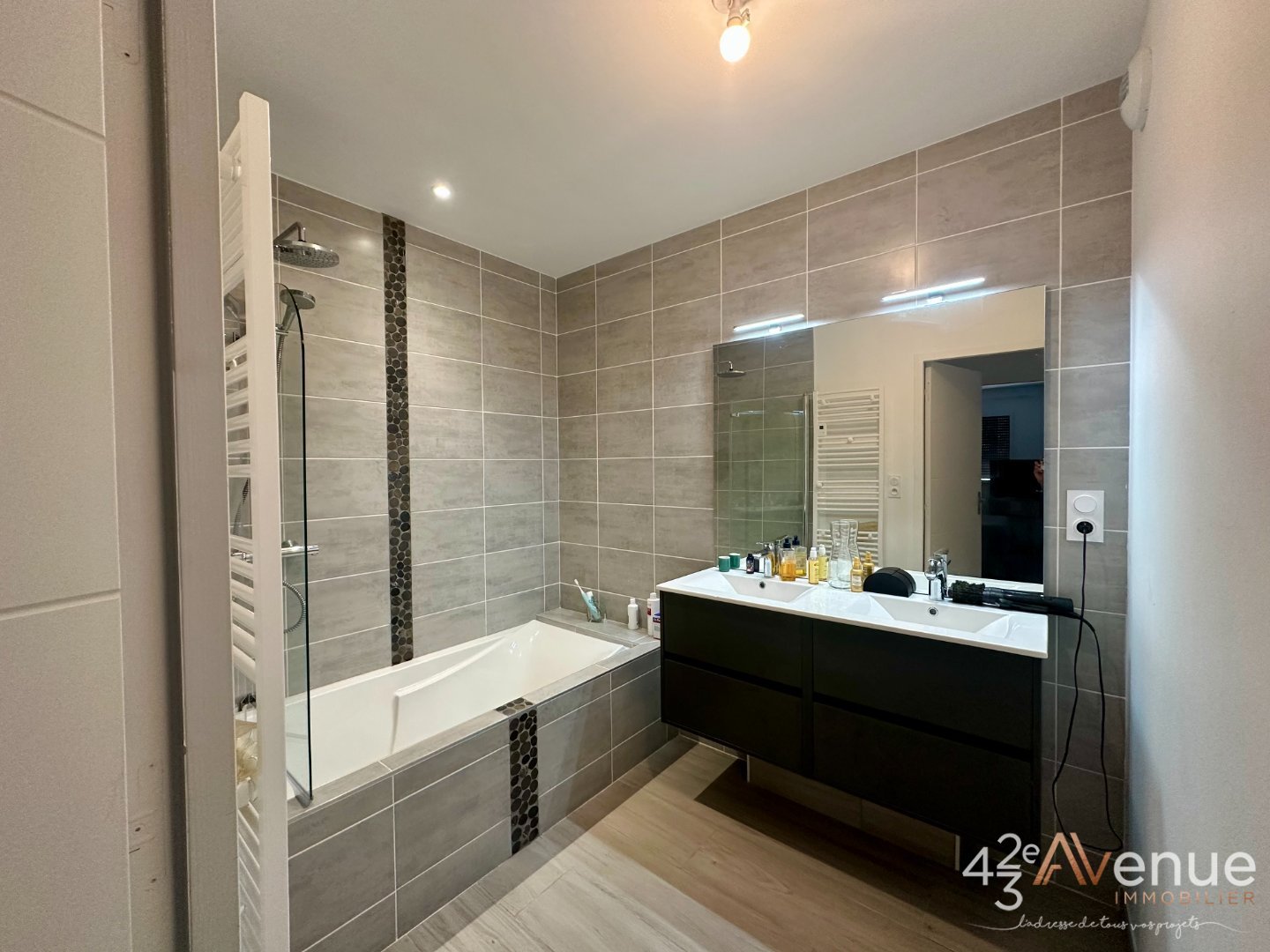 appartement A LOUER - ANDREZIEUX BOUTHEON Centre Ville - 108.77 m2 - 1 160 € charges comprises par mois
