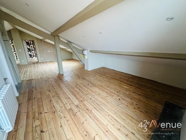 APPARTEMENT T3 - CENTRE DE ROCHE LA MOLIERE - 104.4 m2 - LOUÉ