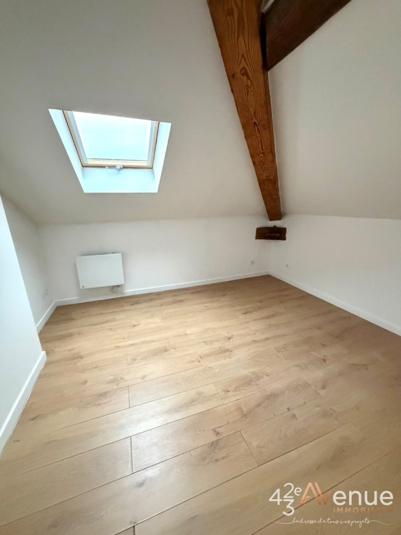 APPARTEMENT T3 A LOUER - ROCHE LA MOLIERE - 71.27 m2 - 645 &euro; charges comprises par mois