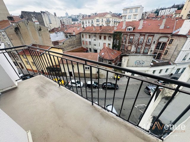 APPARTEMENT T3 A LOUER - ST ETIENNE BADOUILLERE/CENTRE VILLE - 77.7 m2 - 790€ charges comprises par mois