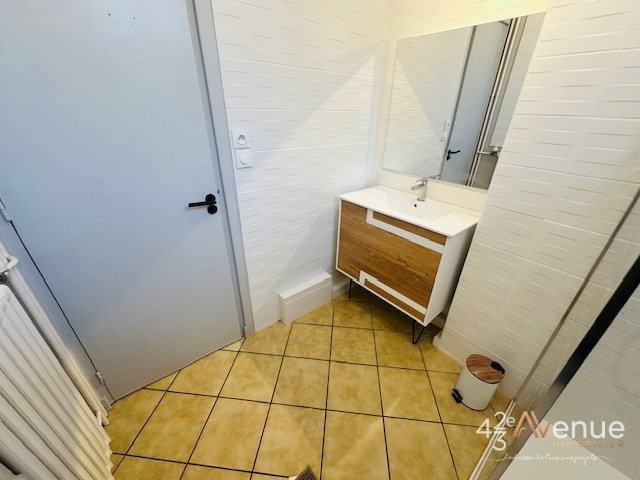 APPARTEMENT T3 A LOUER - ST ETIENNE BADOUILLERE/CENTRE VILLE - 77.7 m2 - 790€ charges comprises par mois