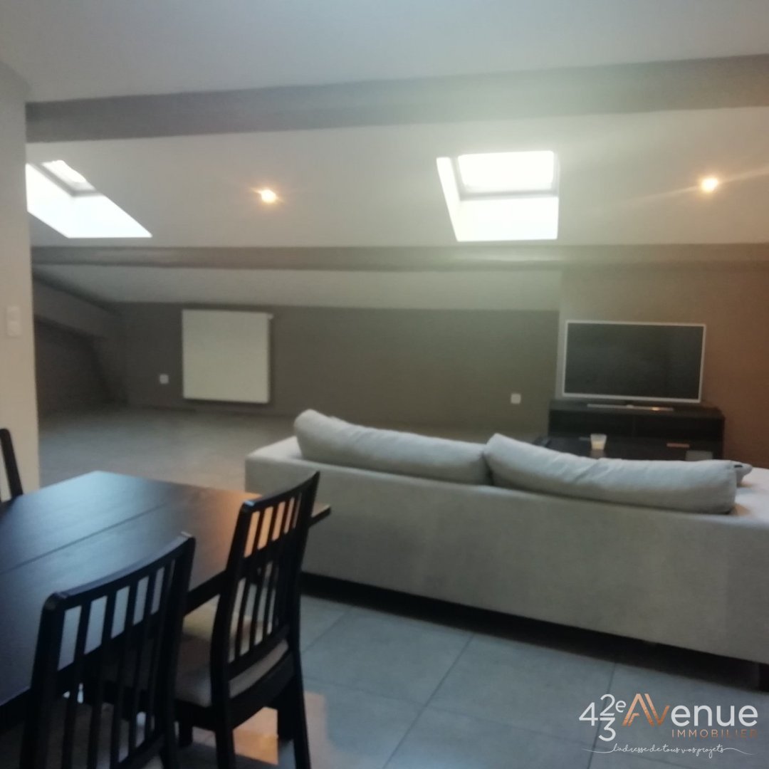 APPARTEMENT T3 A LOUER - ST ETIENNE BADOUILLERE/CENTRE VILLE - 61.53 m2 - 730 &euro; charges comprises par mois
