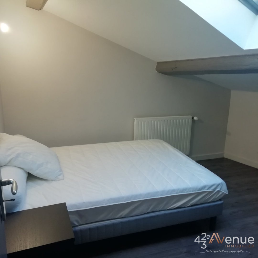 APPARTEMENT T3 A LOUER - ST ETIENNE BADOUILLERE/CENTRE VILLE - 61.53 m2 - 730 &euro; charges comprises par mois
