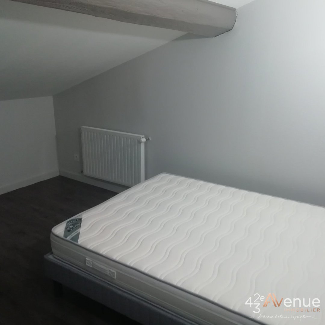 APPARTEMENT T3 A LOUER - ST ETIENNE BADOUILLERE/CENTRE VILLE - 61.53 m2 - 730 &euro; charges comprises par mois