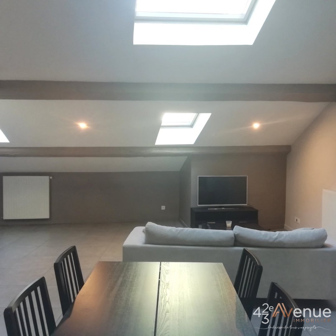 APPARTEMENT T3 A LOUER - ST ETIENNE BADOUILLERE/CENTRE VILLE - 61.53 m2 - 730 &euro; charges comprises par mois