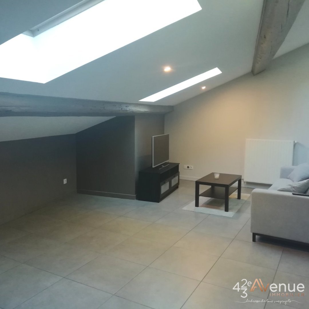 APPARTEMENT T3 A LOUER - ST ETIENNE BADOUILLERE/CENTRE VILLE - 61.53 m2 - 730 &euro; charges comprises par mois