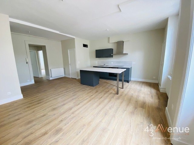 APPARTEMENT T3 A LOUER - ST ETIENNE BADOUILLERE - 78.3 m2 - 710 € charges comprises par mois