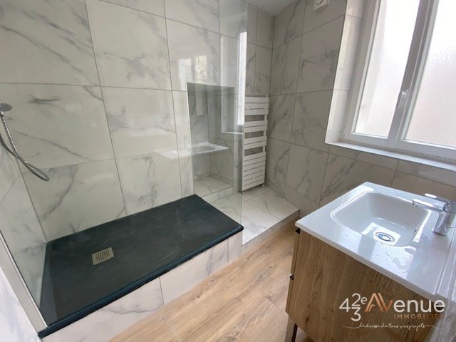 APPARTEMENT T3 A LOUER - ST ETIENNE BADOUILLERE - 78.3 m2 - 710 € charges comprises par mois