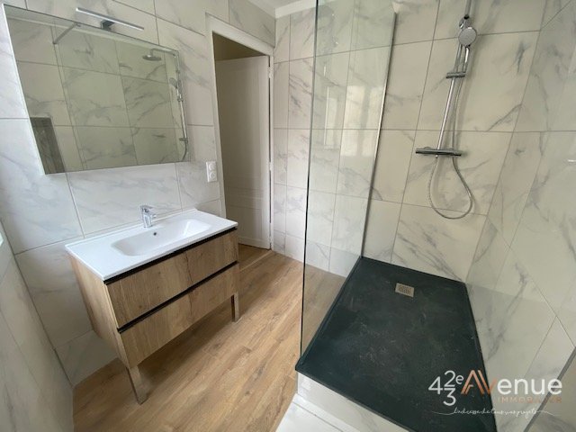 APPARTEMENT T3 A LOUER - ST ETIENNE BADOUILLERE - 78.3 m2 - 710 € charges comprises par mois