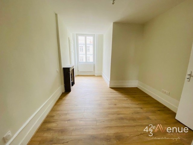 APPARTEMENT T3 A LOUER - ST ETIENNE BADOUILLERE - 78.3 m2 - 710 € charges comprises par mois