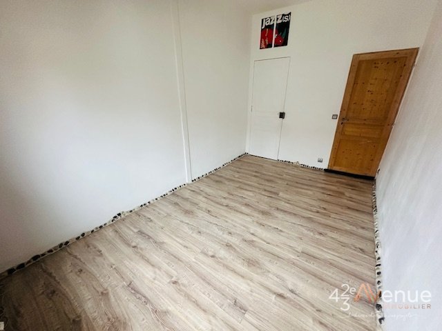 3 pièces en Duplex A LOUER - ST ETIENNE BAS FAURIEL/CHAVANELLE - 54.18 m2 - 590 &euro; charges comprises par mois