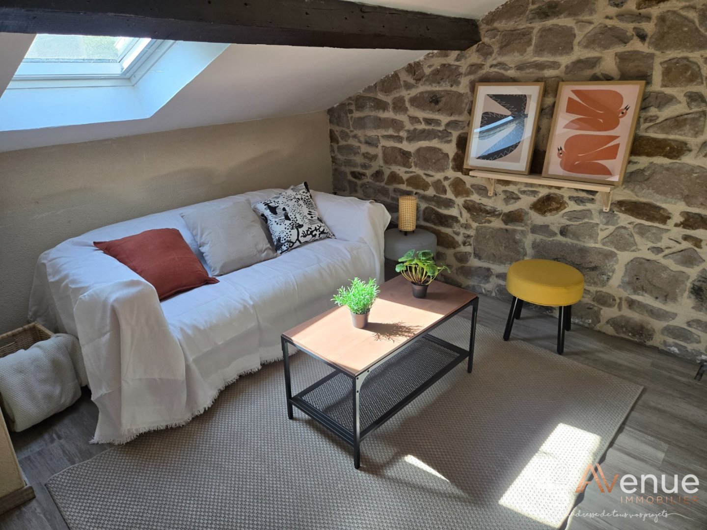 T3 Meublé mansardé A LOUER - ST ETIENNE BAS FAURIEL / ST ROCH - 58.76 m2 - 500 &euro; charges comprises par mois