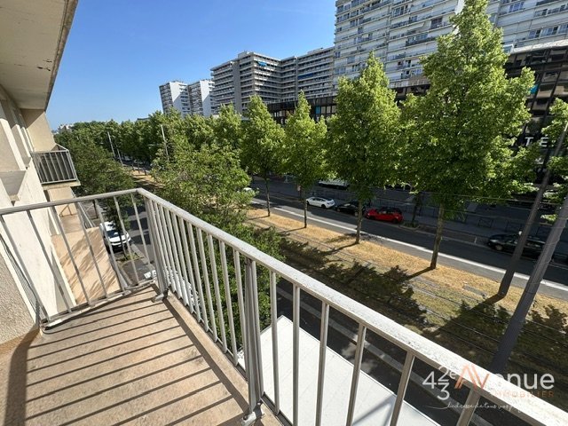 T3 BALCON GARAGE A LOUER - ST ETIENNE CENTRE DEUX/BELLEVUE - 60.15 m2 - 700 &euro; charges comprises par mois