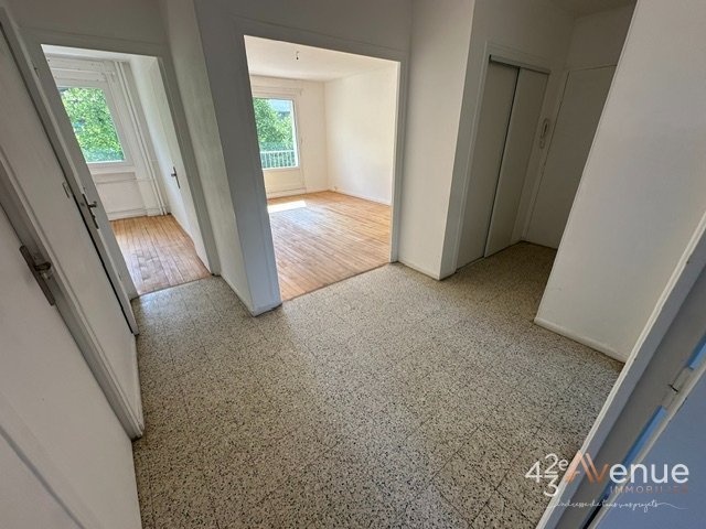 T3 BALCON GARAGE A LOUER - ST ETIENNE CENTRE DEUX/BELLEVUE - 60.15 m2 - 700 &euro; charges comprises par mois