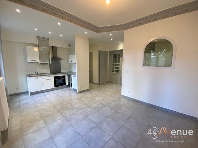 APPARTEMENT T3 A LOUER - ST ETIENNE CENTRE DEUX / TREFILERIE - 53.92 m2 - 525€ charges comprises par mois