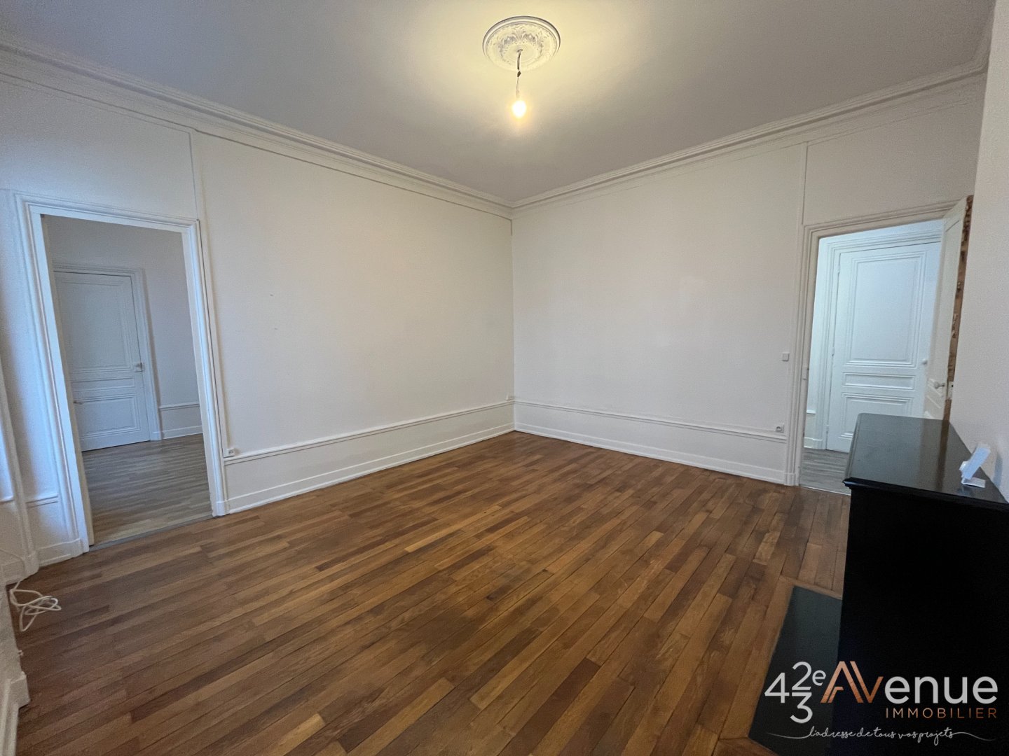 APPARTEMENT T3 - ST ETIENNE CENTRE VILLE - 96.27 m2 - LOU&Eacute;