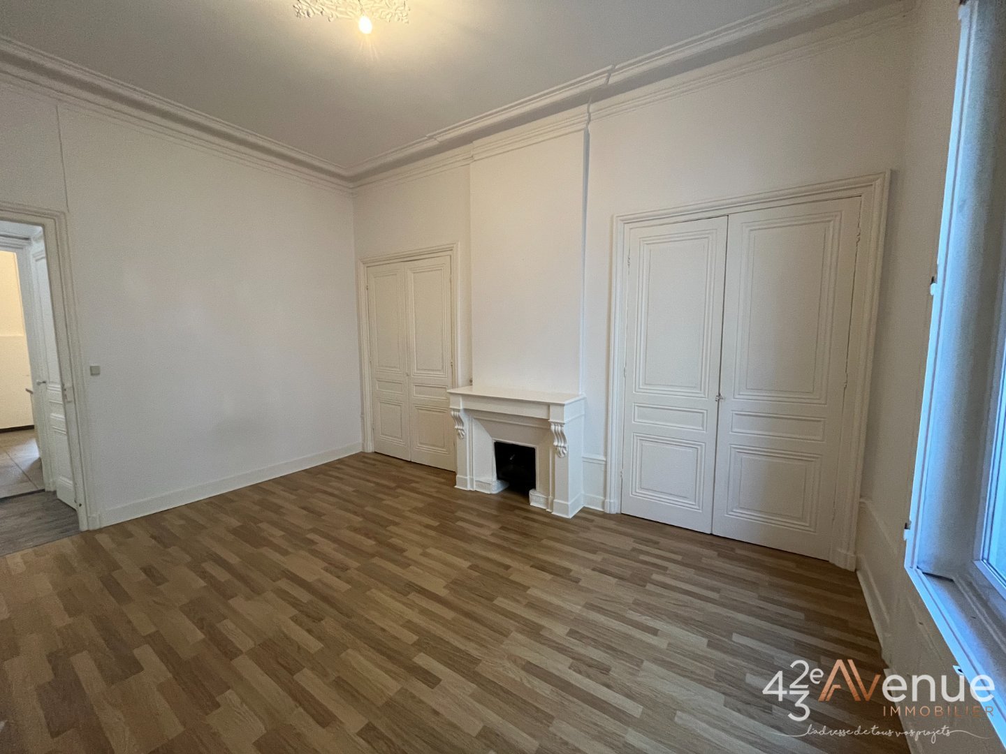 APPARTEMENT T3 - ST ETIENNE CENTRE VILLE - 96.27 m2 - LOU&Eacute;