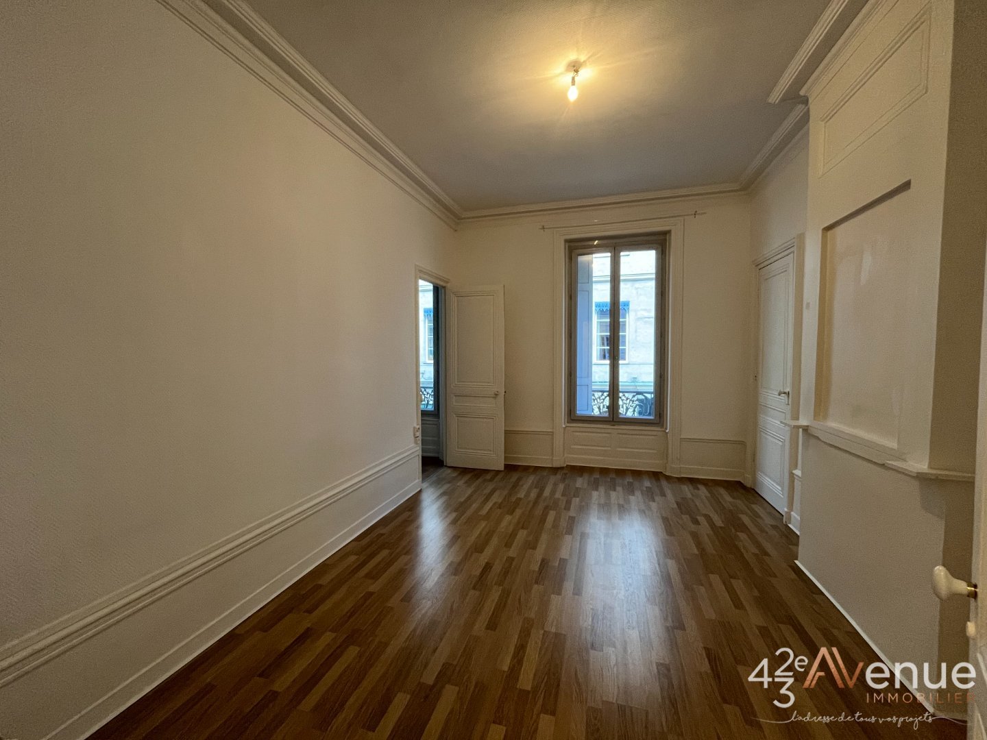 APPARTEMENT T3 - ST ETIENNE CENTRE VILLE - 96.27 m2 - LOU&Eacute;