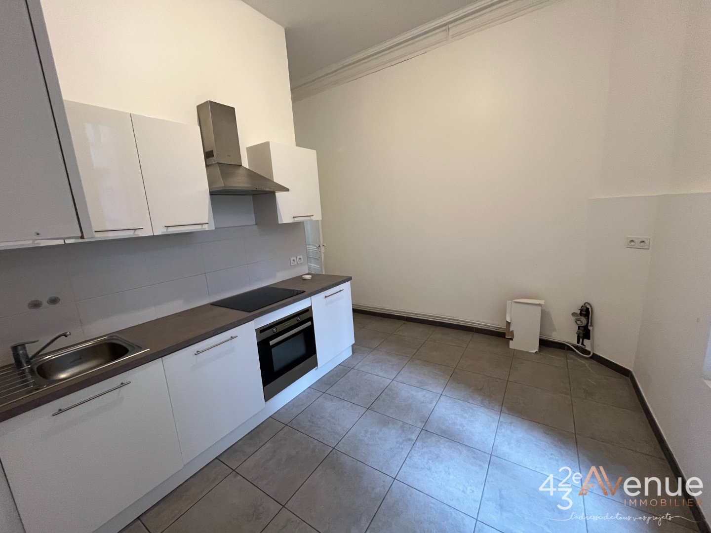 APPARTEMENT T3 - ST ETIENNE CENTRE VILLE - 96.27 m2 - LOU&Eacute;