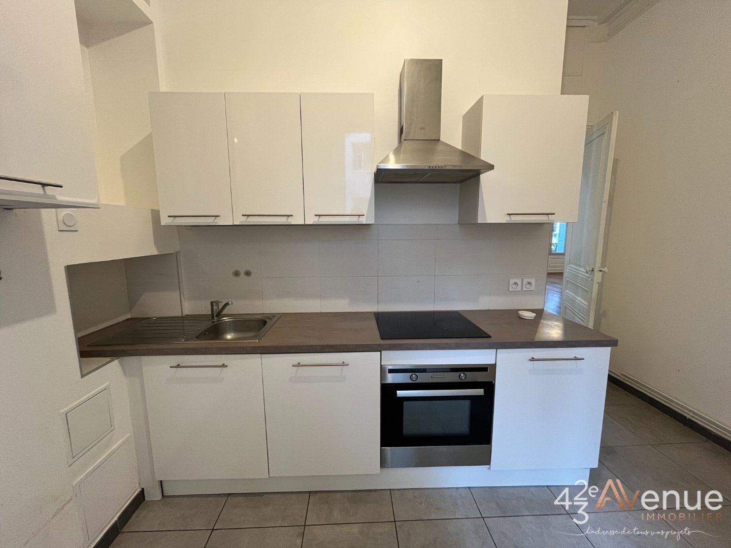 APPARTEMENT T3 - ST ETIENNE CENTRE VILLE - 96.27 m2 - LOU&Eacute;