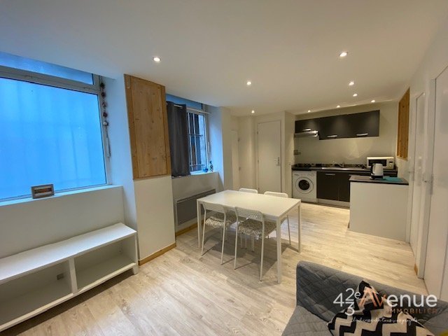 APPARTEMENT T3 - ST ETIENNE HOTEL DE VILLE / PALAIS DE JUSTICE - 46.16 m2 - 470�&euro; charges comprises par mois