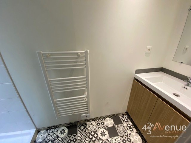 APPARTEMENT T3 - ST ETIENNE HOTEL DE VILLE / PALAIS DE JUSTICE - 46.16 m2 - 470�&euro; charges comprises par mois