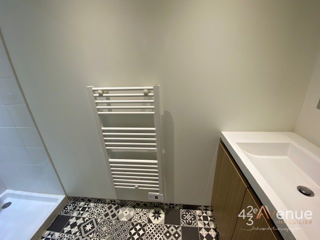 APPARTEMENT T3 - ST ETIENNE HOTEL DE VILLE / PALAIS DE JUSTICE - 46.16 m2 - 470�&euro; charges comprises par mois