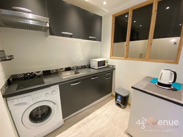 APPARTEMENT T3 - ST ETIENNE HOTEL DE VILLE / PALAIS DE JUSTICE - 46.16 m2 - 470�&euro; charges comprises par mois