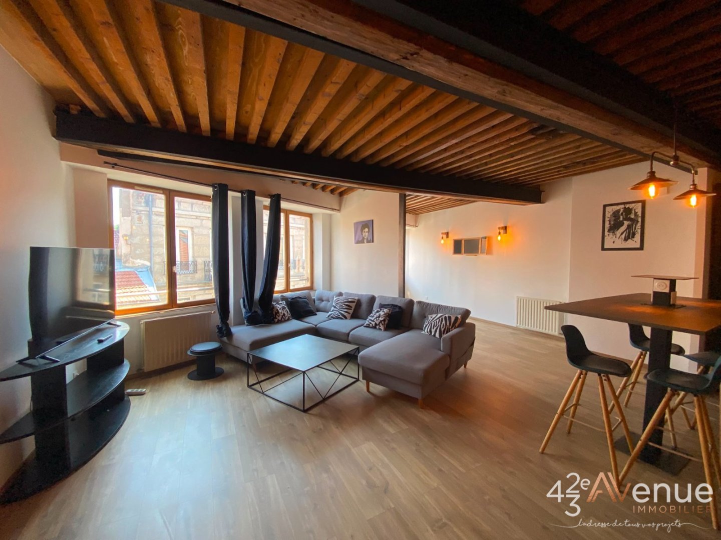 APPARTEMENT T3 A LOUER - ST ETIENNE CENTRE VILLE - 96.07 m2 - 840 &euro; charges comprises par mois